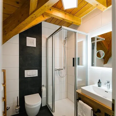 Moderne 3 Zi.-fewo Blackforestart Naehe Freiburg Appartement