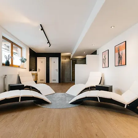 Appartement Moderne 3 Zi.-fewo Blackforestart Naehe Freiburg *